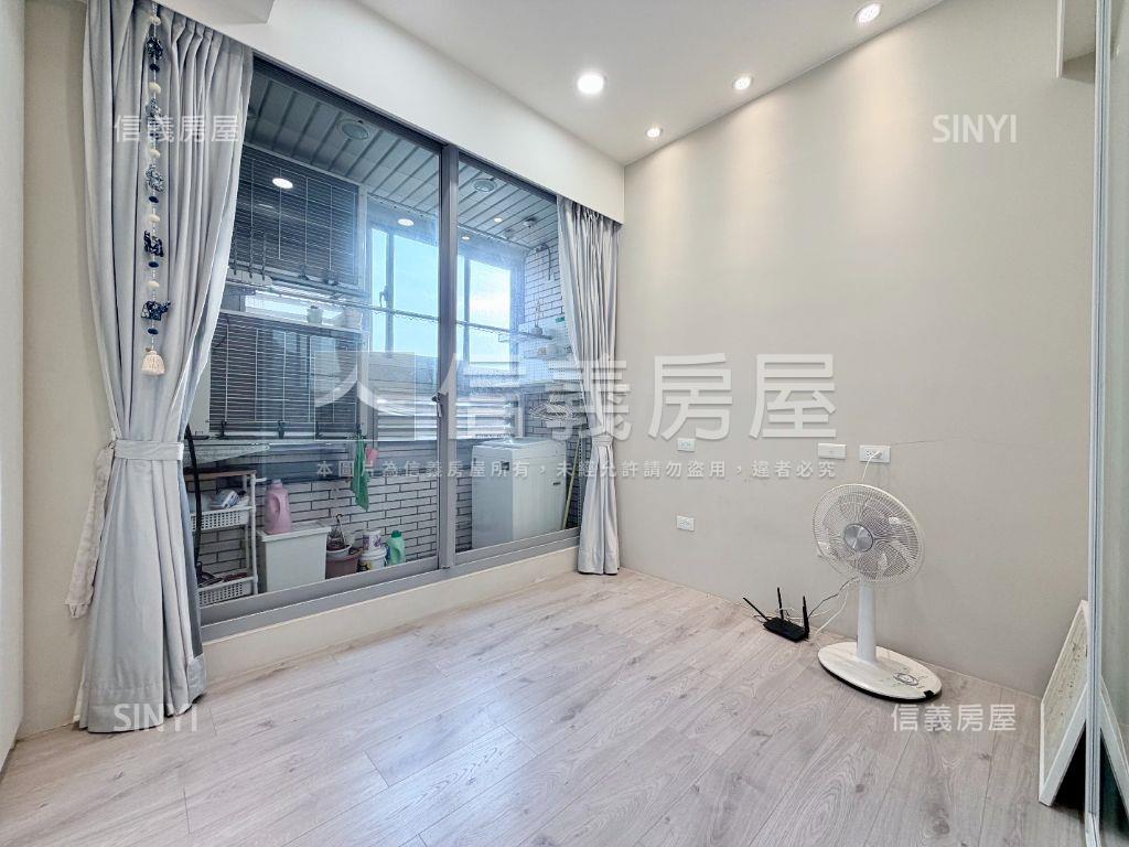 時代廁所開窗邊間三房房屋室內格局與周邊環境