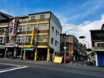 近鼓山車站正路邊間金透店