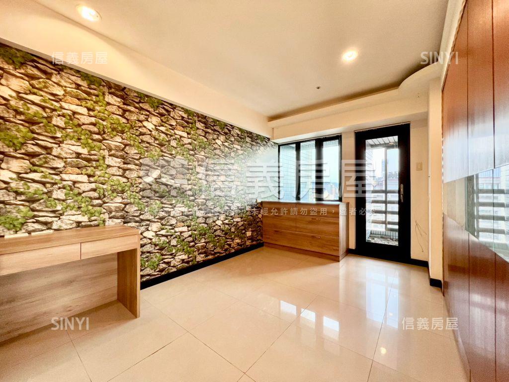 電梯高樓露台戶平面車位房屋室內格局與周邊環境