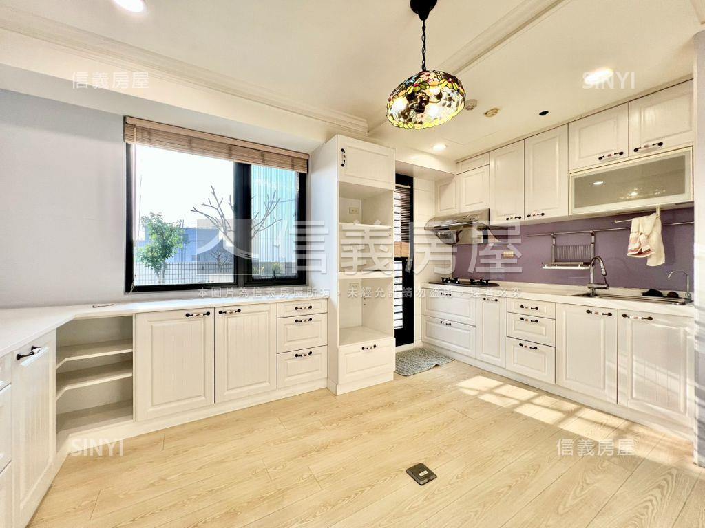 電梯高樓露台戶平面車位房屋室內格局與周邊環境