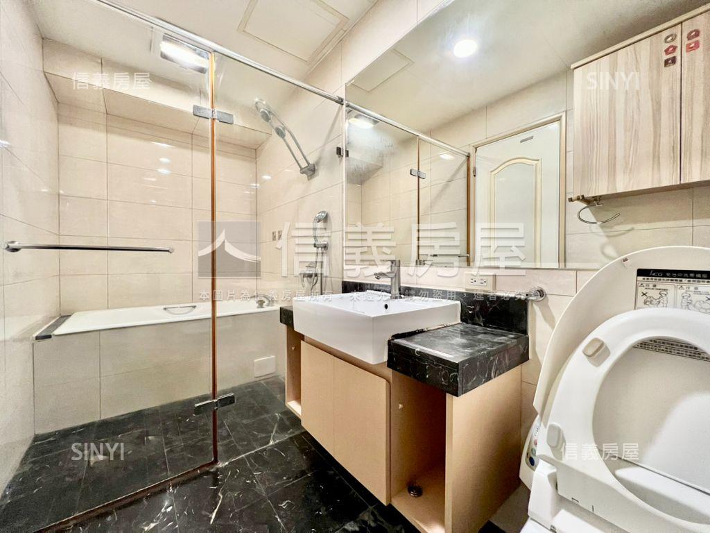 電梯高樓露台戶平面車位房屋室內格局與周邊環境