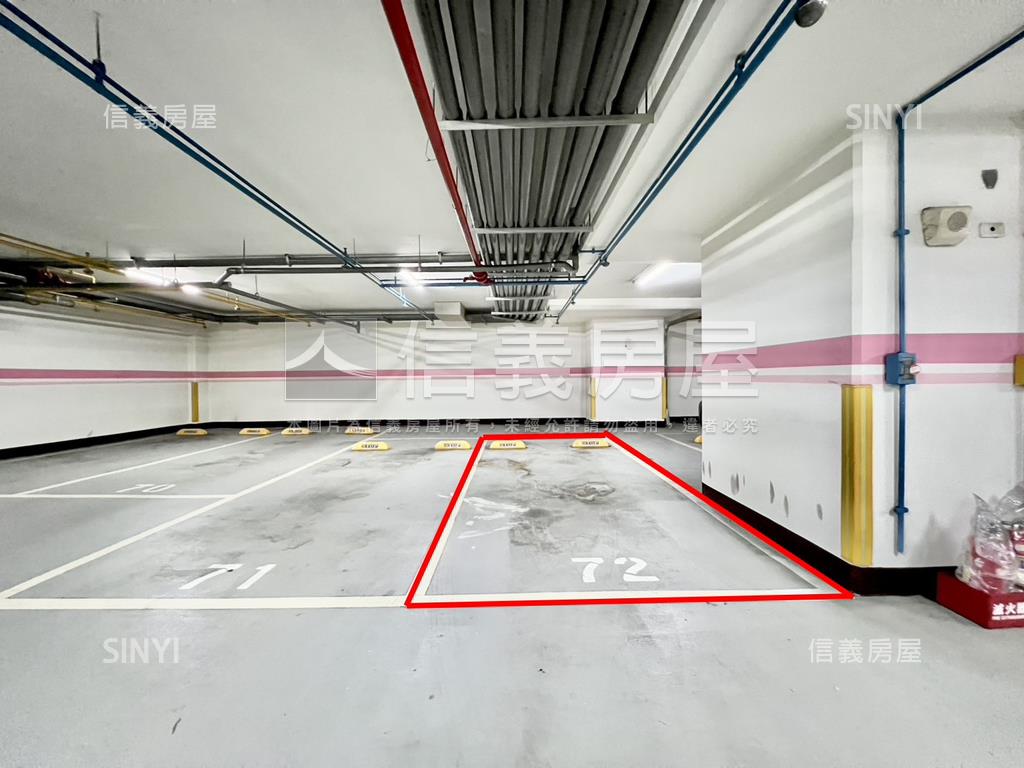 電梯高樓露台戶平面車位房屋室內格局與周邊環境