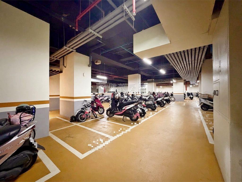 唯樂之丘裝潢四房車位房屋室內格局與周邊環境