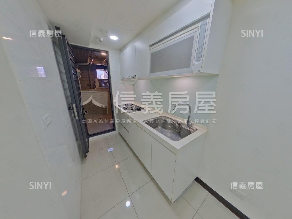 金城舞－２房附車位屋齡新房屋室內格局與周邊環境