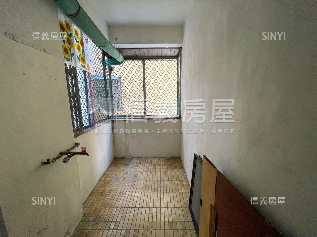 正忠路Ｂ１～２樓美寓房屋室內格局與周邊環境