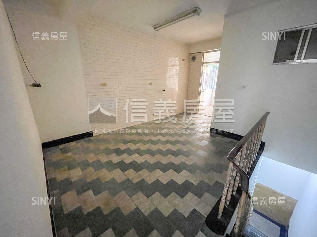 正忠路Ｂ１～２樓美寓房屋室內格局與周邊環境