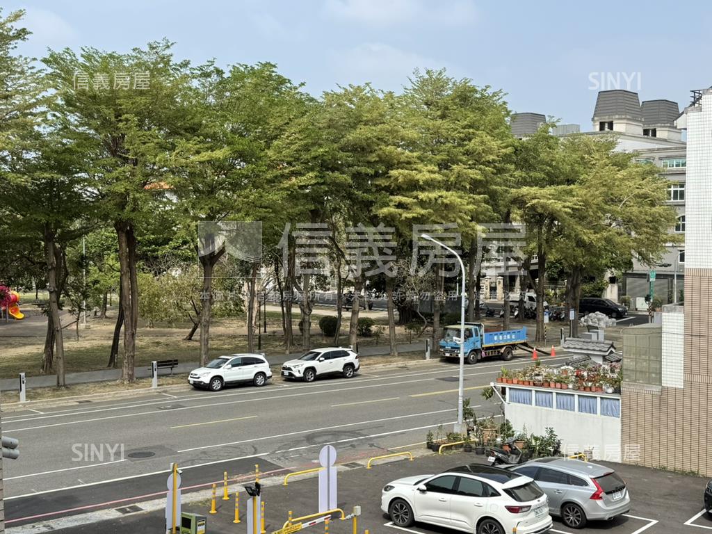 東區虎尾寮朝南邊間雙車墅房屋室內格局與周邊環境