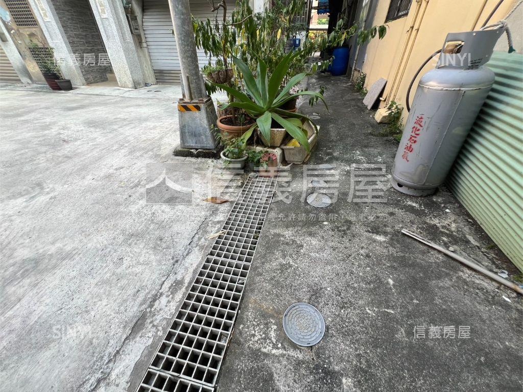 近德賢商圈１＋２騎樓店住房屋室內格局與周邊環境