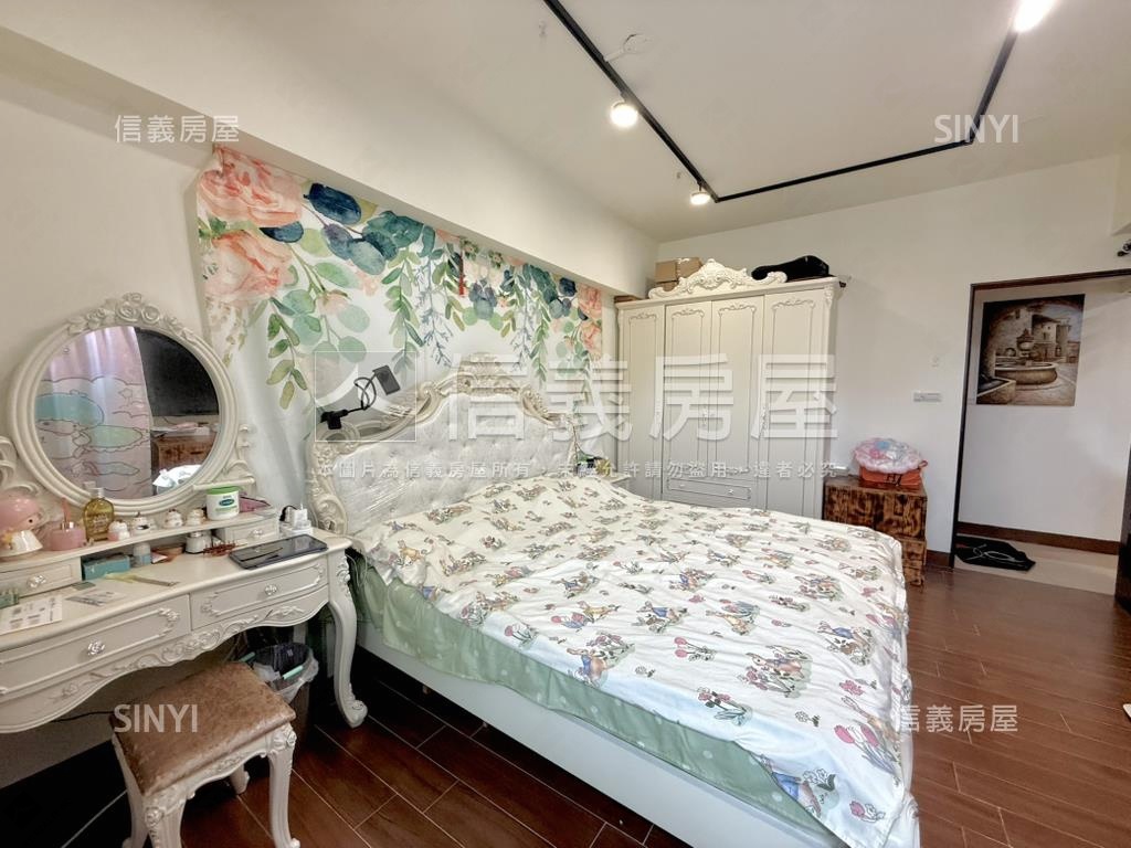 校園首排景觀樓中樓房屋室內格局與周邊環境
