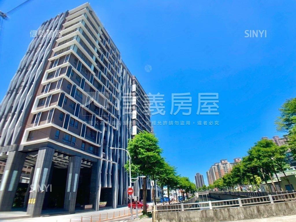 世界雙Ｖ值得你來看房屋室內格局與周邊環境