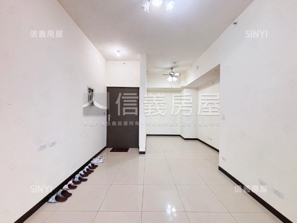 景觀皇翔大二房車位房屋室內格局與周邊環境