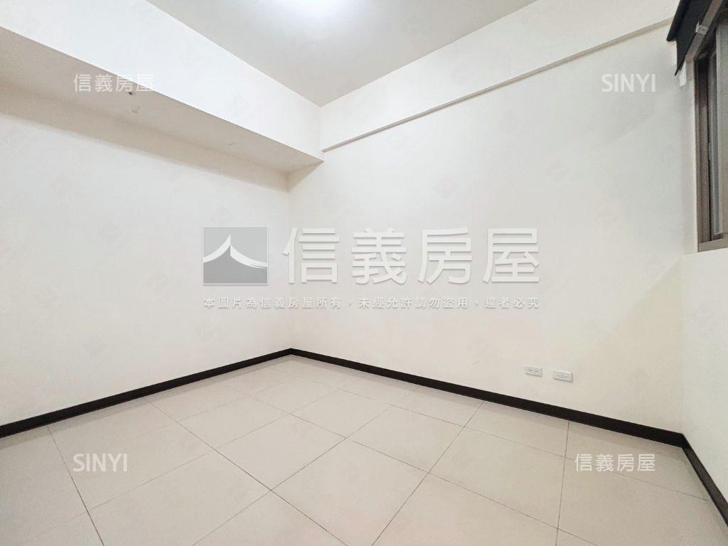 景觀皇翔大二房車位房屋室內格局與周邊環境