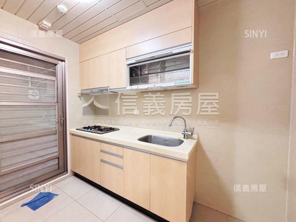 景觀皇翔大二房車位房屋室內格局與周邊環境