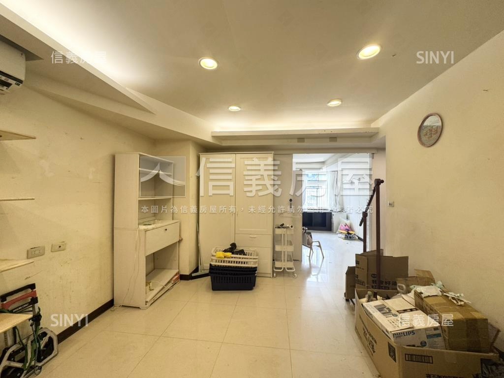 首購救星電梯兩房房屋室內格局與周邊環境