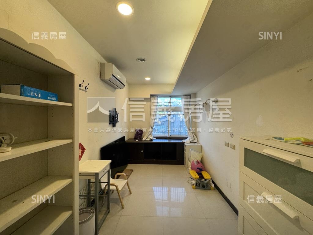 首購救星電梯兩房房屋室內格局與周邊環境