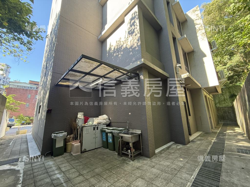 捷運美妝樹海２房車位房屋室內格局與周邊環境