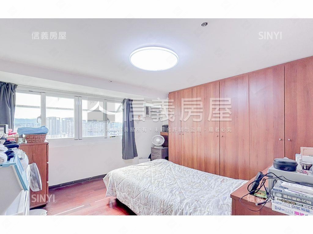 面兒童公園★頂樓採光四房房屋室內格局與周邊環境