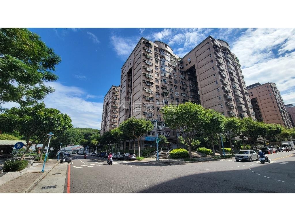 陸光新城三房車位房屋室內格局與周邊環境