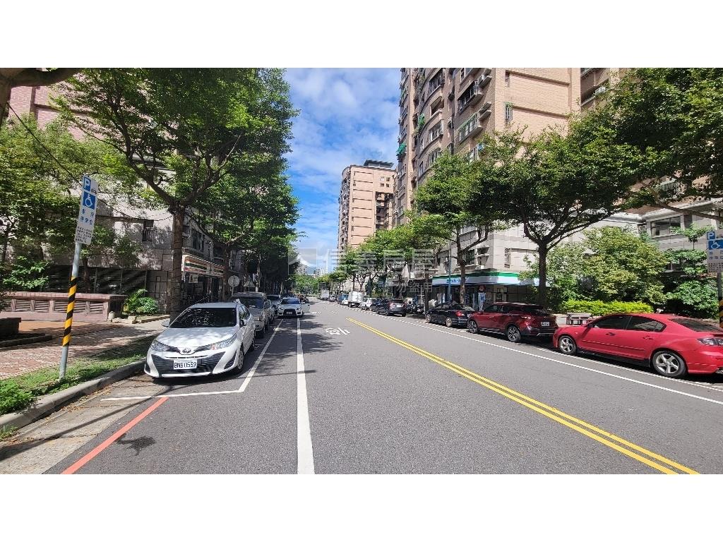陸光新城三房車位房屋室內格局與周邊環境