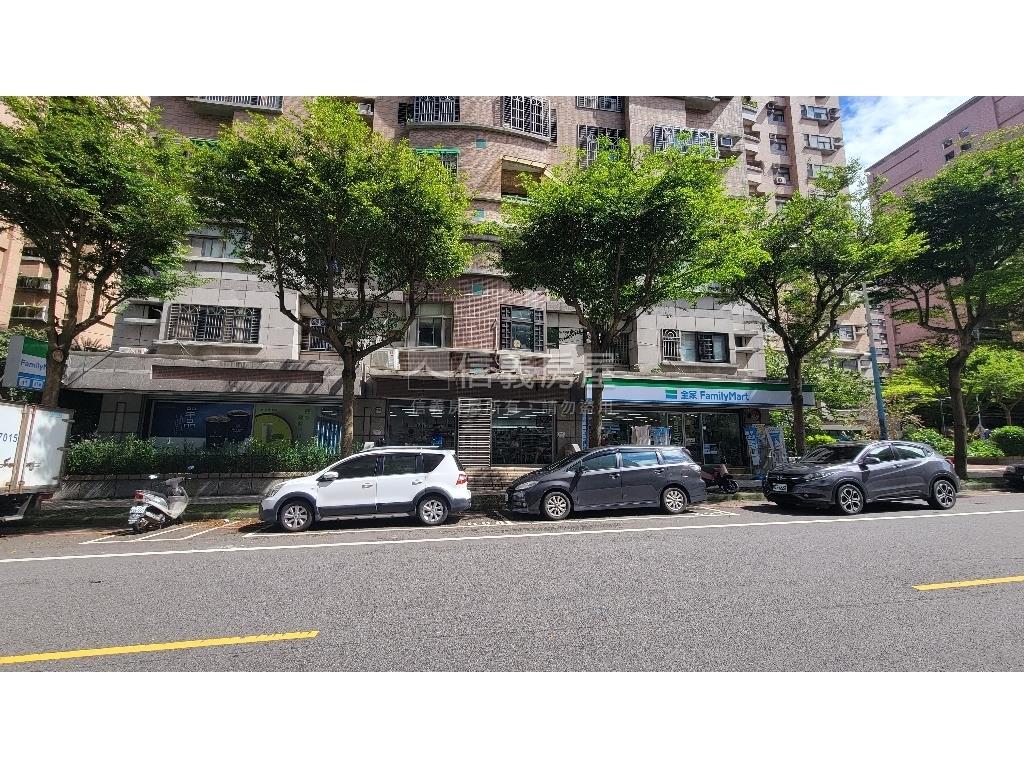 陸光新城三房車位房屋室內格局與周邊環境