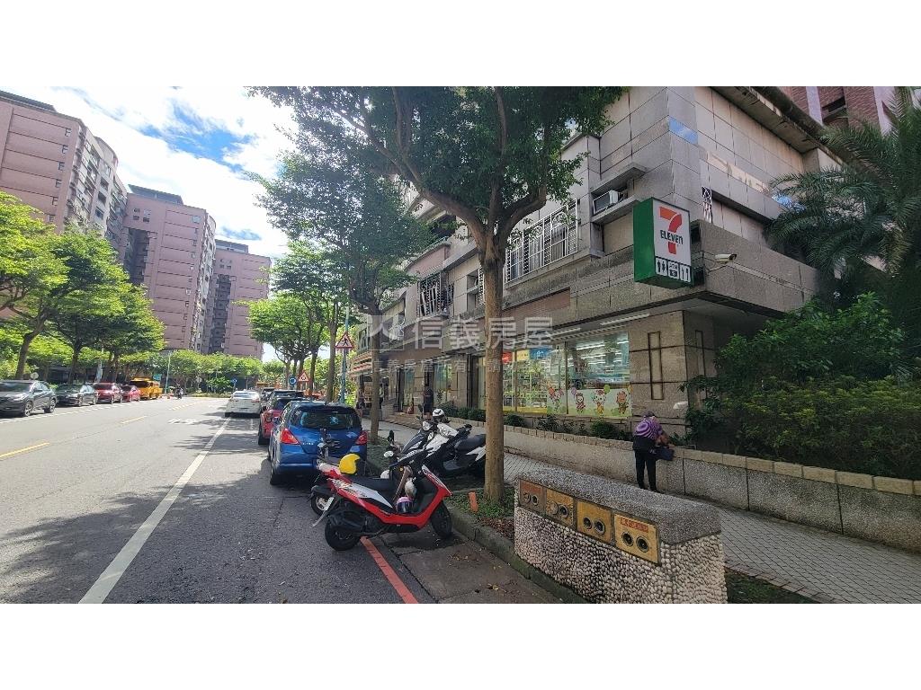 陸光新城三房車位房屋室內格局與周邊環境