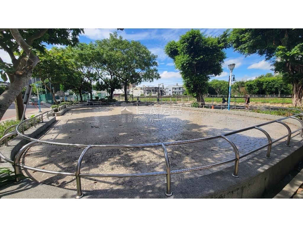 陸光新城三房車位房屋室內格局與周邊環境