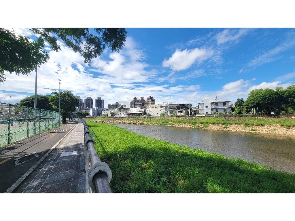 陸光新城三房車位房屋室內格局與周邊環境