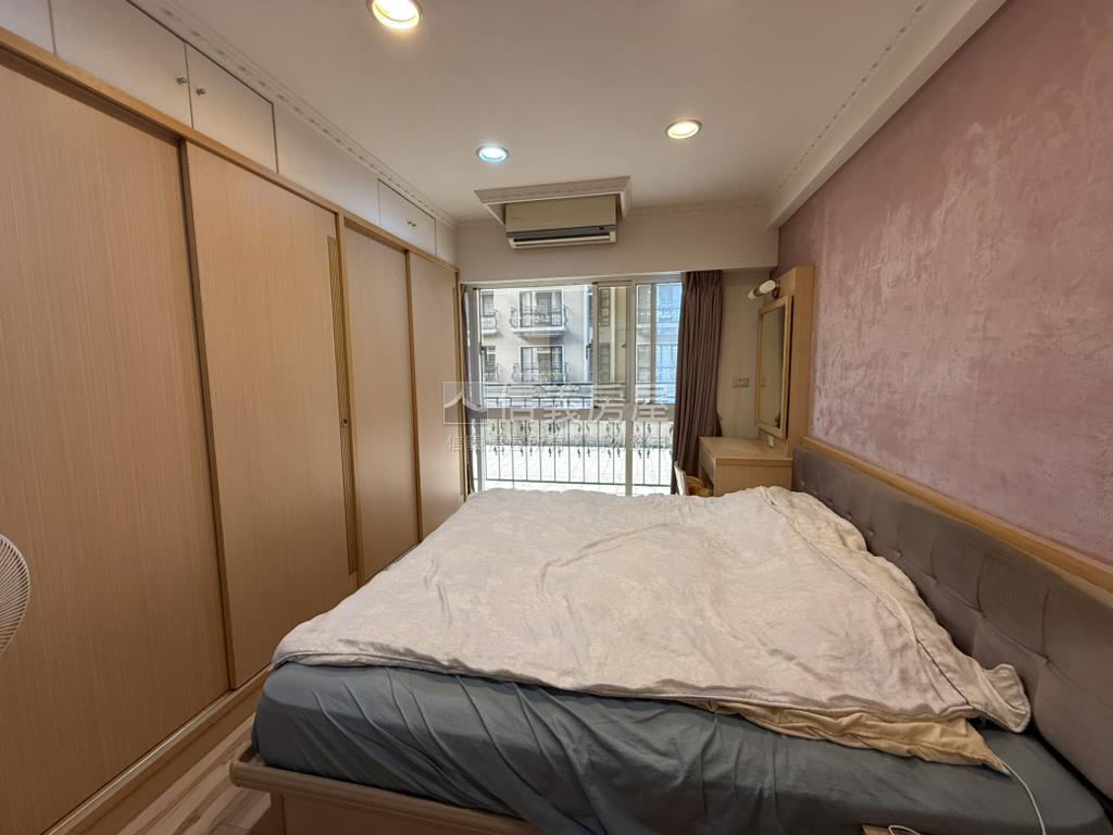 凡登優美四房車位房屋室內格局與周邊環境