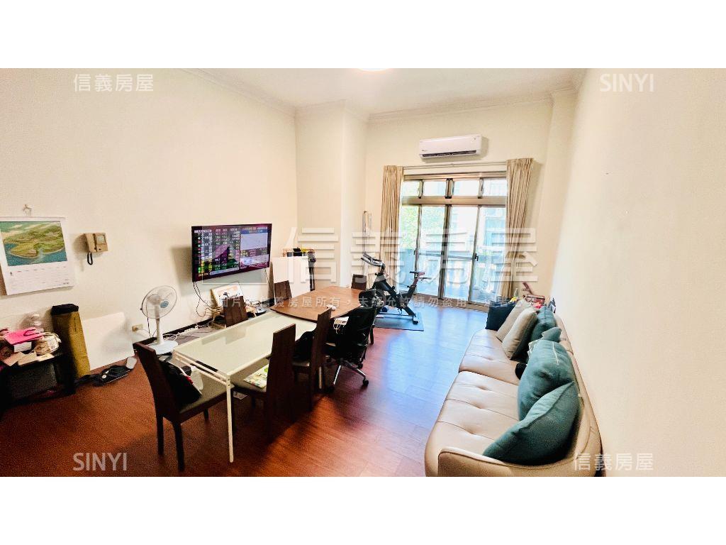 瓏山林網球場良品上疊房屋室內格局與周邊環境