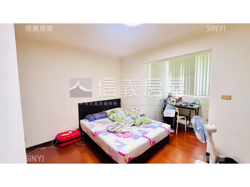 瓏山林網球場良品上疊房屋室內格局與周邊環境