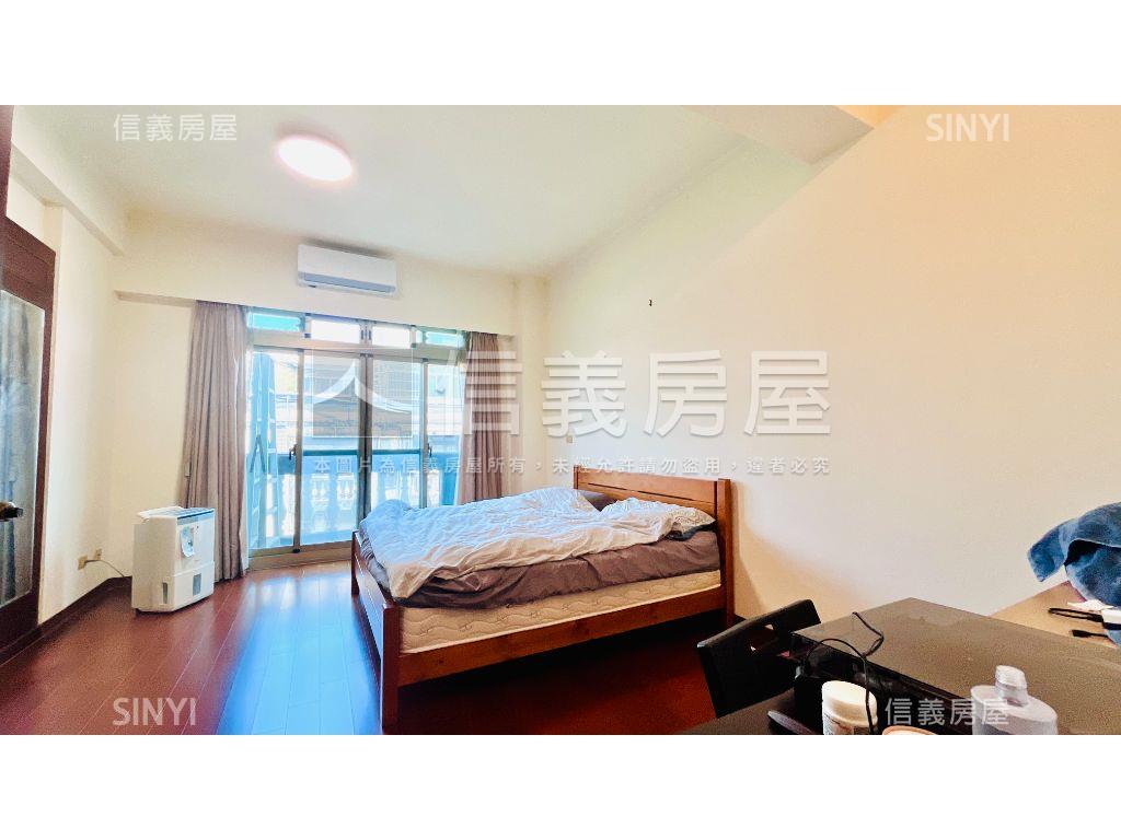 瓏山林網球場良品上疊房屋室內格局與周邊環境