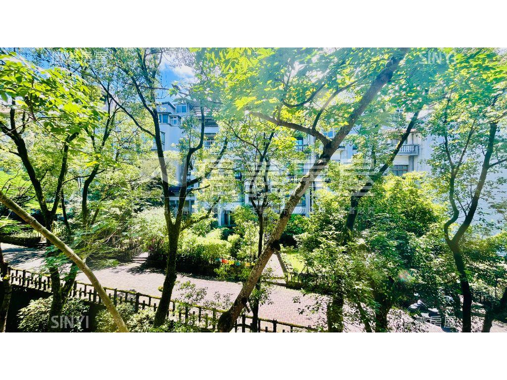 瓏山林網球場良品上疊房屋室內格局與周邊環境