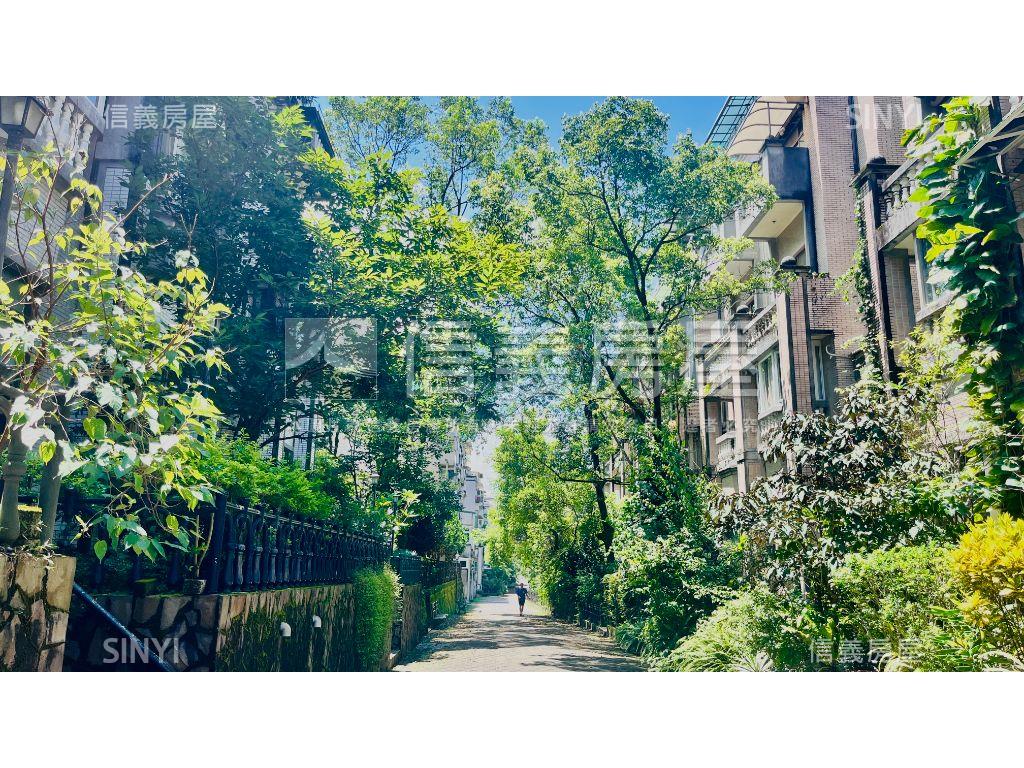 瓏山林網球場良品上疊房屋室內格局與周邊環境