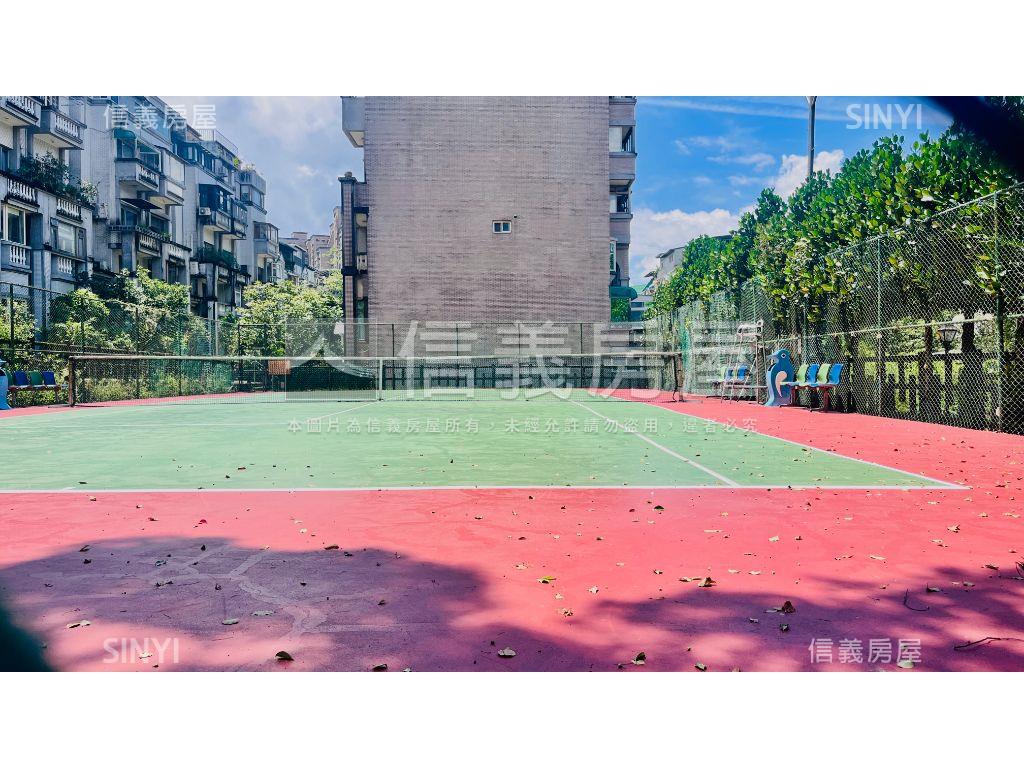 瓏山林網球場良品上疊房屋室內格局與周邊環境