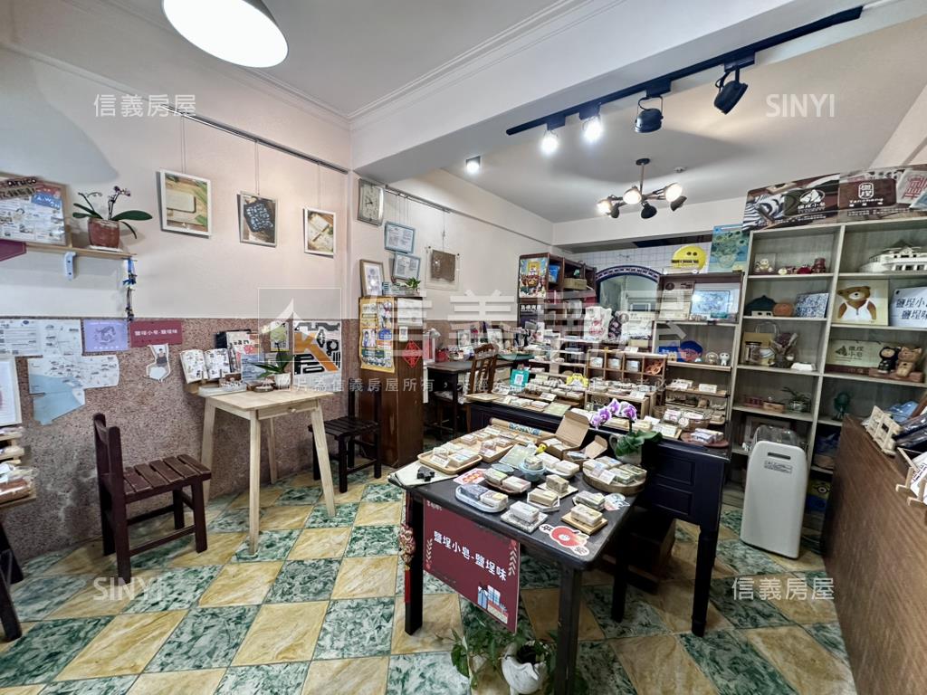 鹽埕鬧區文青透店房屋室內格局與周邊環境