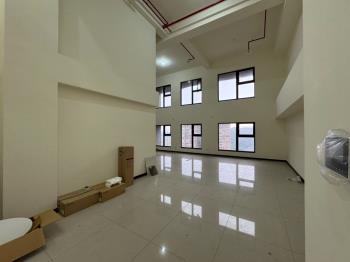 眺望群山頂樓景觀宅