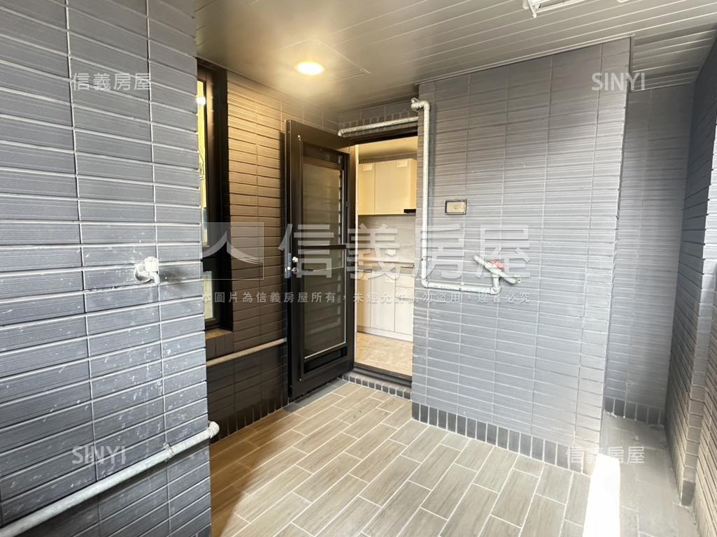 אֵל京王鋼骨高樓美宅房屋室內格局與周邊環境