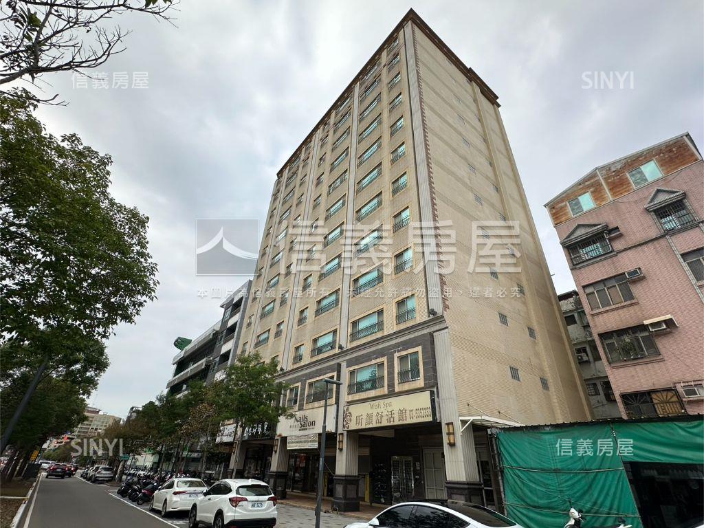 近巨城文化中心高樓美三房房屋室內格局與周邊環境