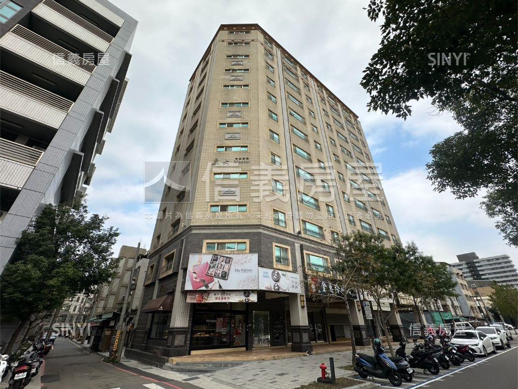 近巨城文化中心高樓美三房房屋室內格局與周邊環境