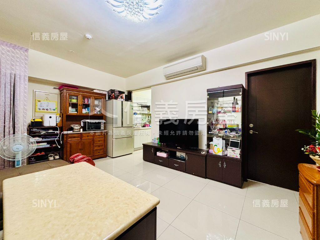 高大特區家樂福旁三房房屋室內格局與周邊環境