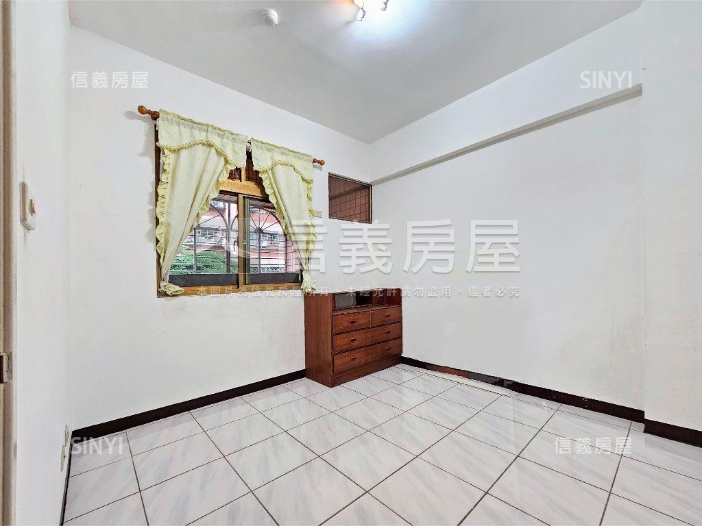 低總價通風明亮正三房房屋室內格局與周邊環境
