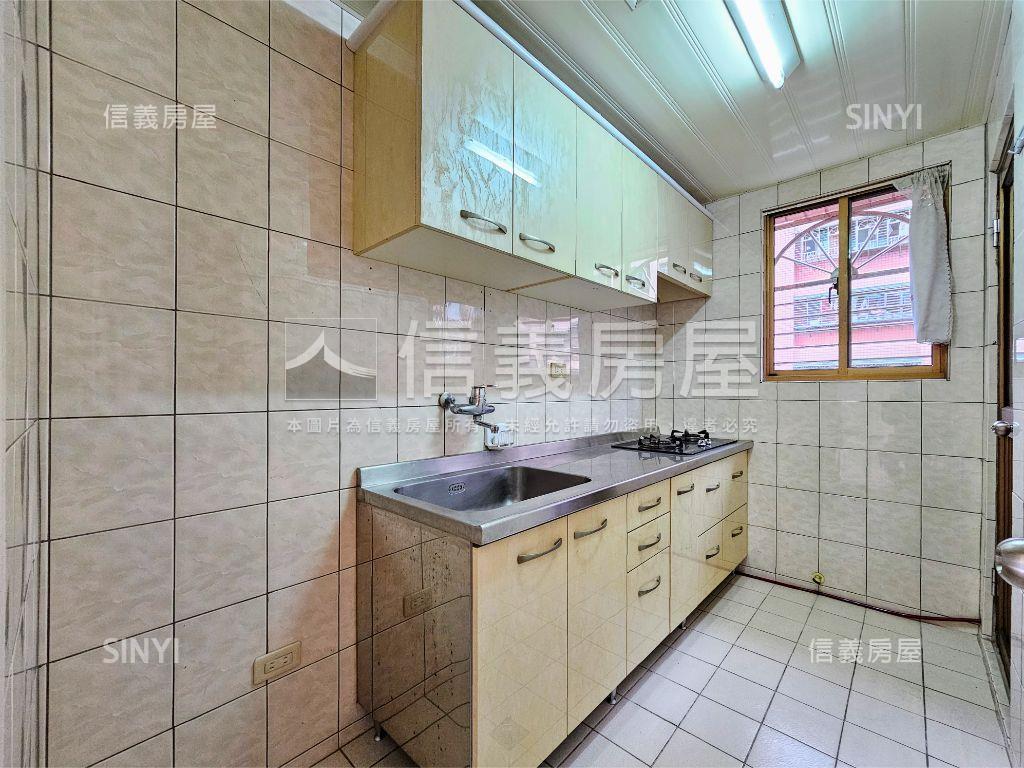 低總價通風明亮正三房房屋室內格局與周邊環境
