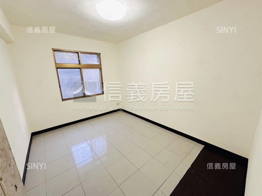 近公所捷運站三面採光三房房屋室內格局與周邊環境
