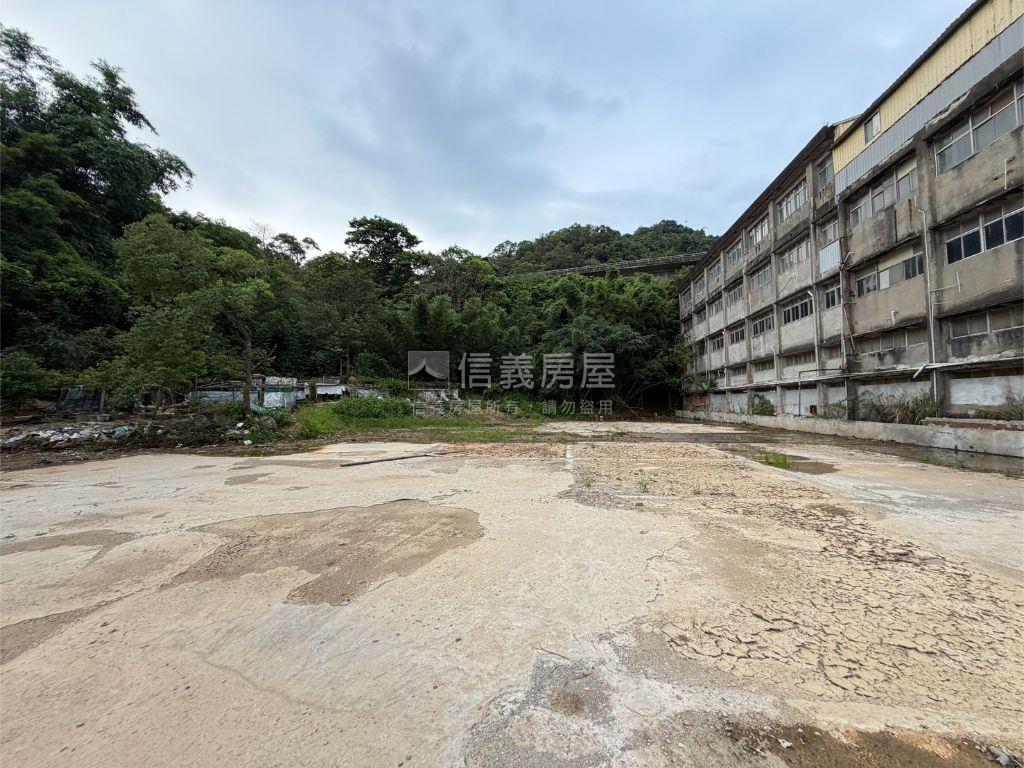 汐止汐萬４４０素地房屋室內格局與周邊環境