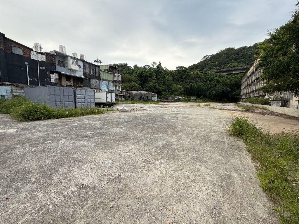 汐止汐萬４４０素地房屋室內格局與周邊環境