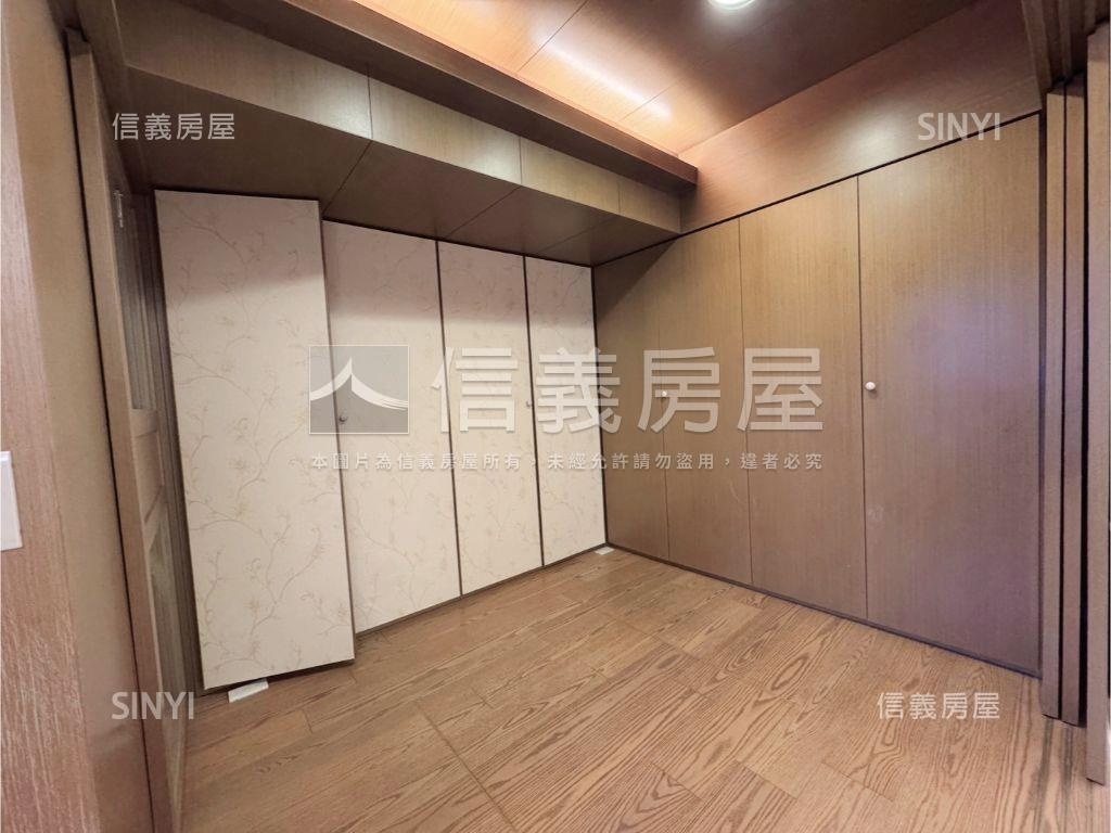 近雙子星．高樓三房車位房屋室內格局與周邊環境