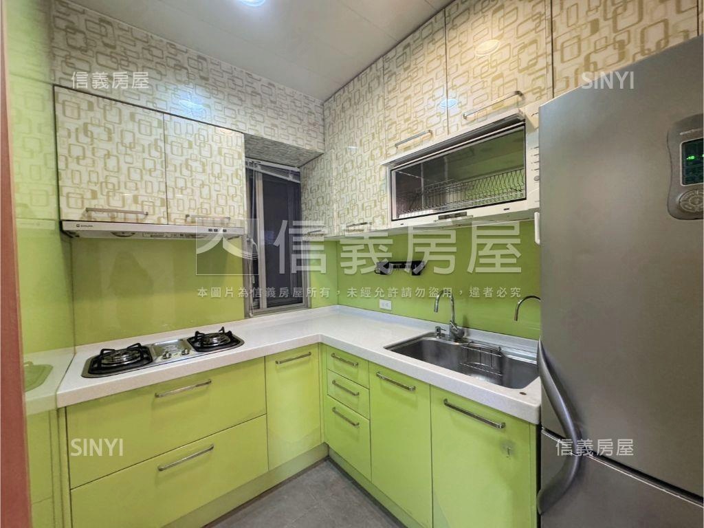 近雙子星．高樓三房車位房屋室內格局與周邊環境