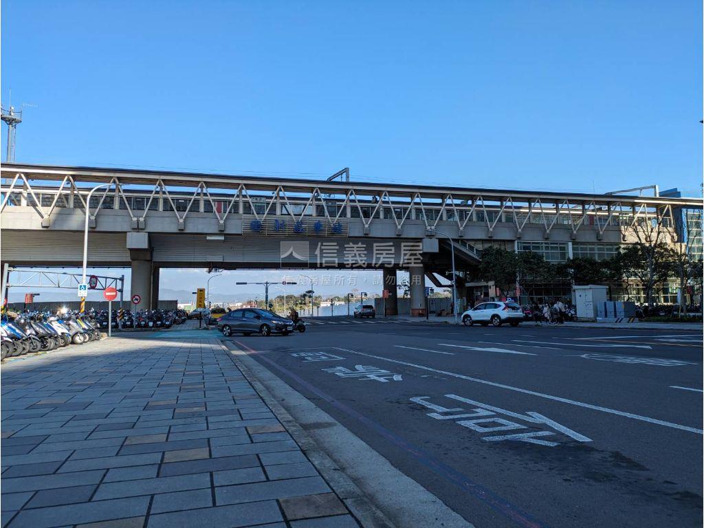 一極高樓四房附雙車位房屋室內格局與周邊環境
