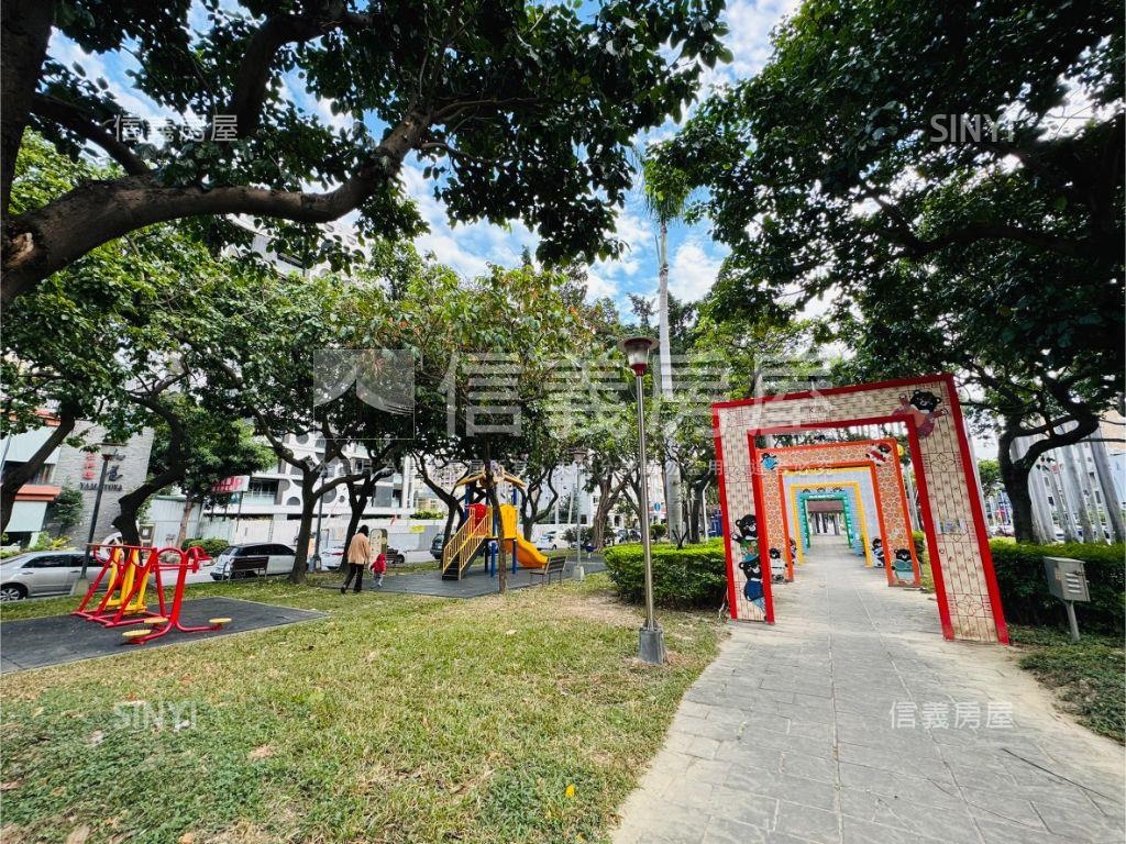 五權五街黃金角間透店房屋室內格局與周邊環境