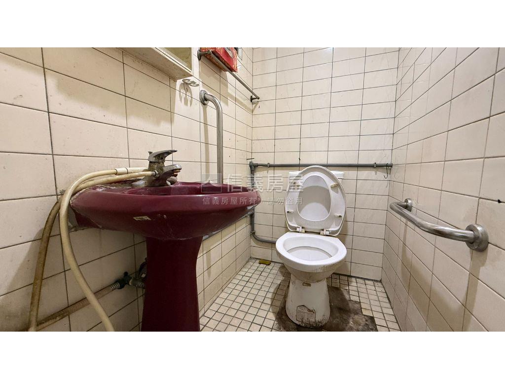 宜昌路吃市店面！！房屋室內格局與周邊環境